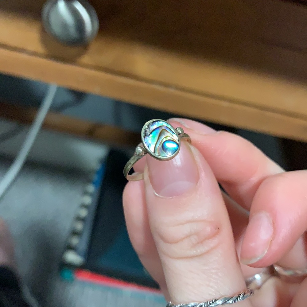 Oval Sterling Silver Abalone Ring - image 3